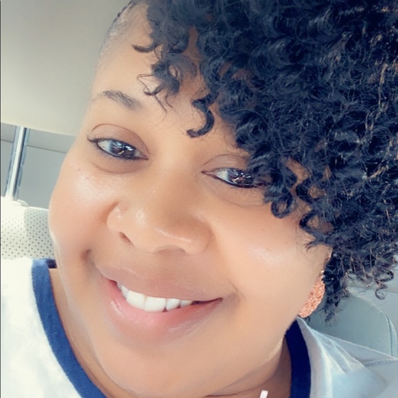 Meet your Posher, Kara - Picture 2 of 3